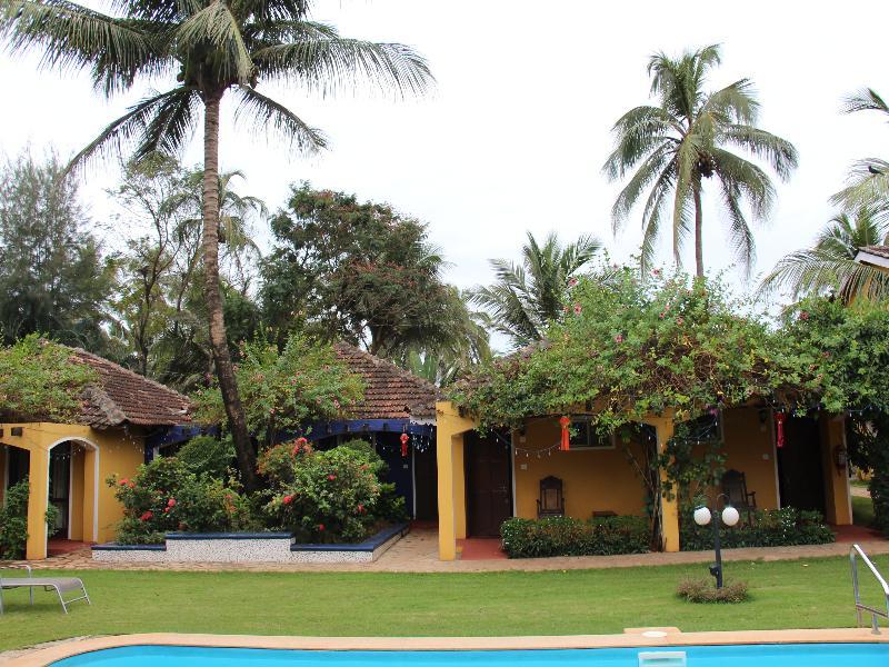 Baia Do Sol Hotel Baga Bagian luar foto