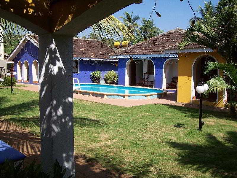 Baia Do Sol Hotel Baga Bagian luar foto